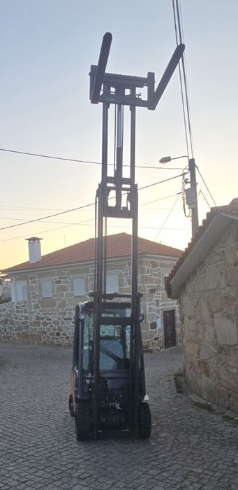 Empilhador toyota  18 gás