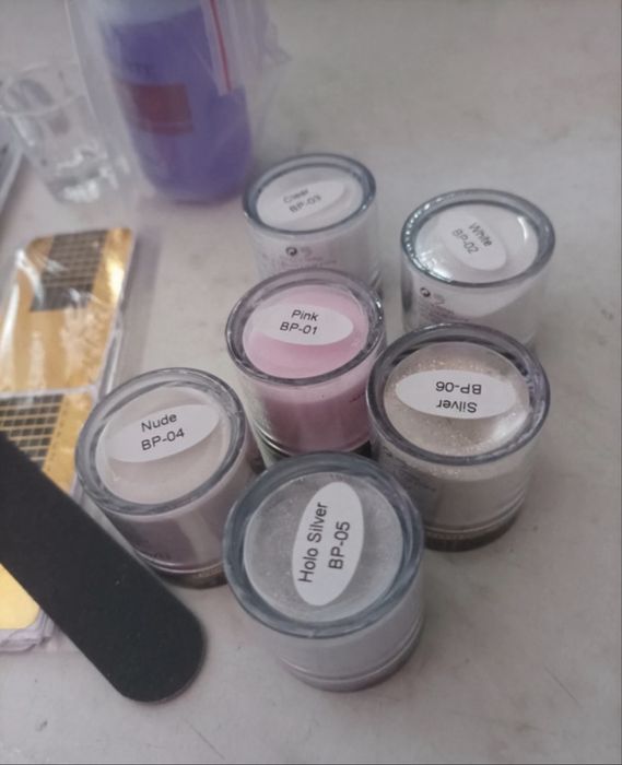 Akcesoria do ozdobienia paznokci