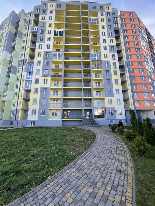 Продаж великої 3-кімнатної  116 кв.м в ЖК Вернісаж . Стяжка підлоги.