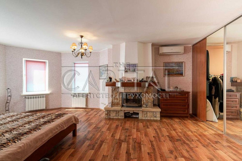 Продаж будинку 270 м Осокорки — 3 поверхи, 5 соток, готовий для життя