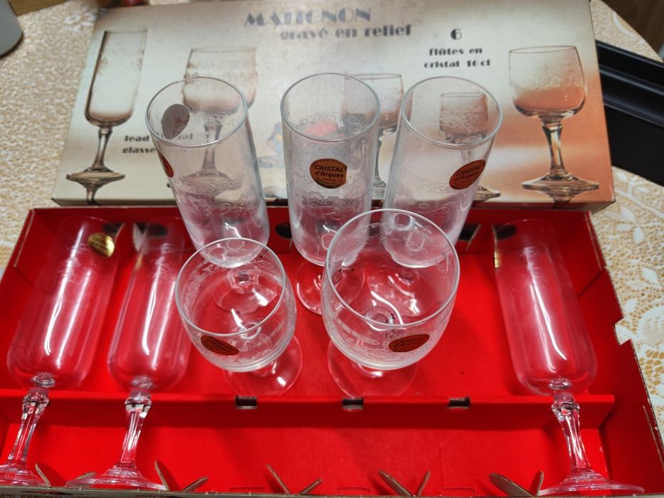 Crystal Glasses445835596939939841