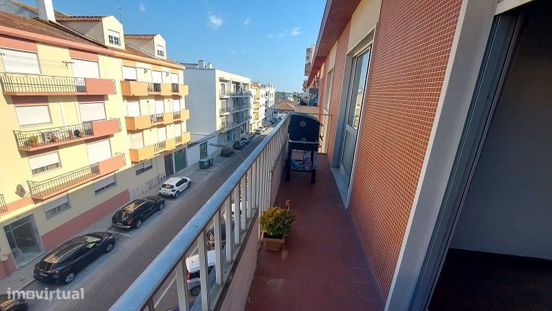Apartamento T3 Duplex no centro do Cartaxo — Cartaxo E Vale Da Pinta, Santarém