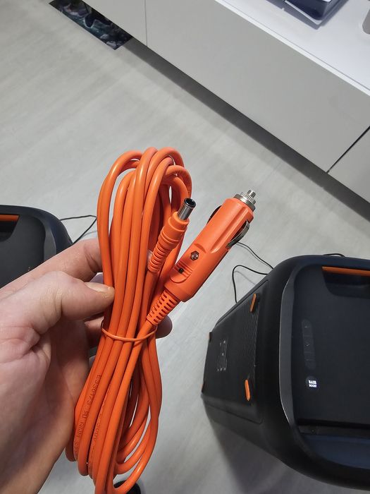 Partybox 300 Jbl dwie kolumny