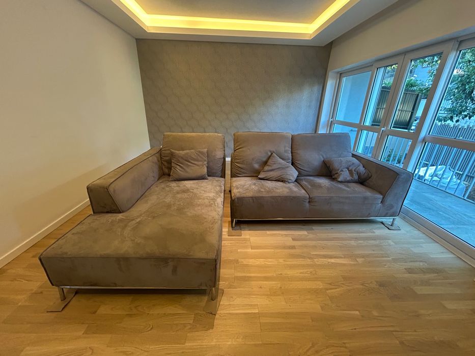 Sofá com chaise long