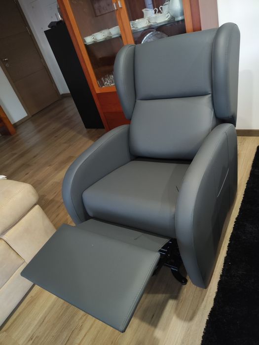 Cadeirão hospitalar elevatório com garantia.