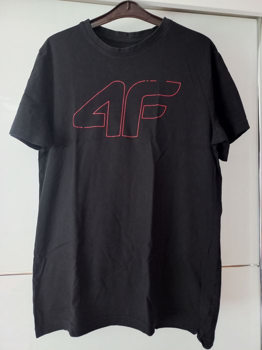 Bluzka  męska  M 4F  czarna z nadrukiem