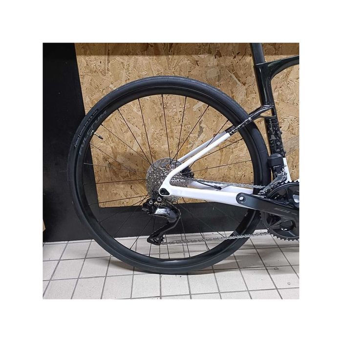 Nova Coluer invicta 5.7 de disco 2027 Di2 12x2v S