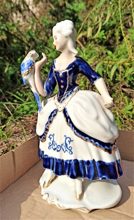 DIKOLENKO figurka porcelanowa DAMA Z PAPUGĄ sygn super stan