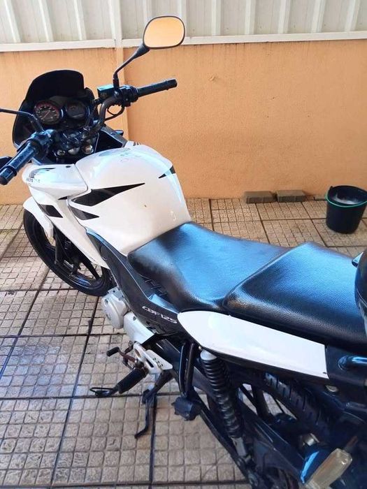 Honda 125 CBF em muito bom estado