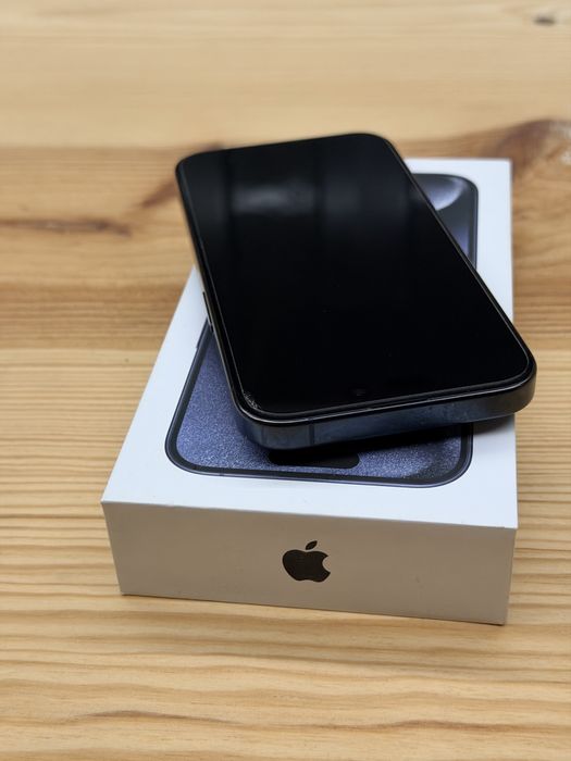 iPhone 15 Pro Titânio Azul 256GB – Excelente Estado