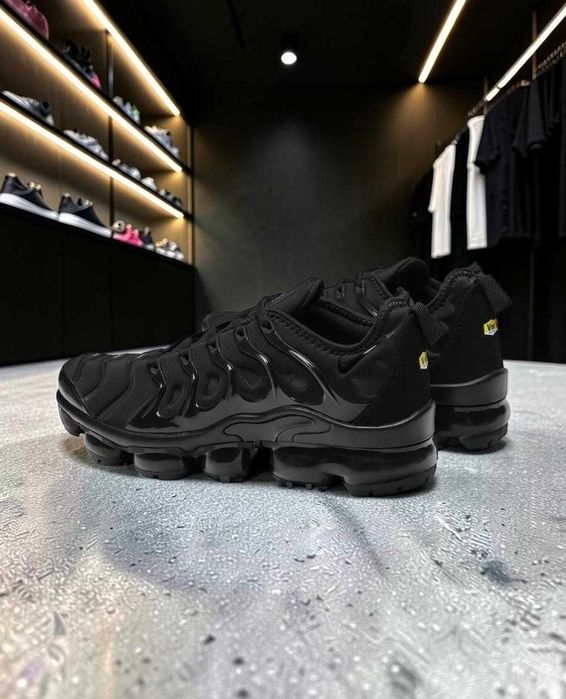 Кросівки жіночі Nike Air VaporMax Plus Triple Black женские кроссовки найк вапормакс