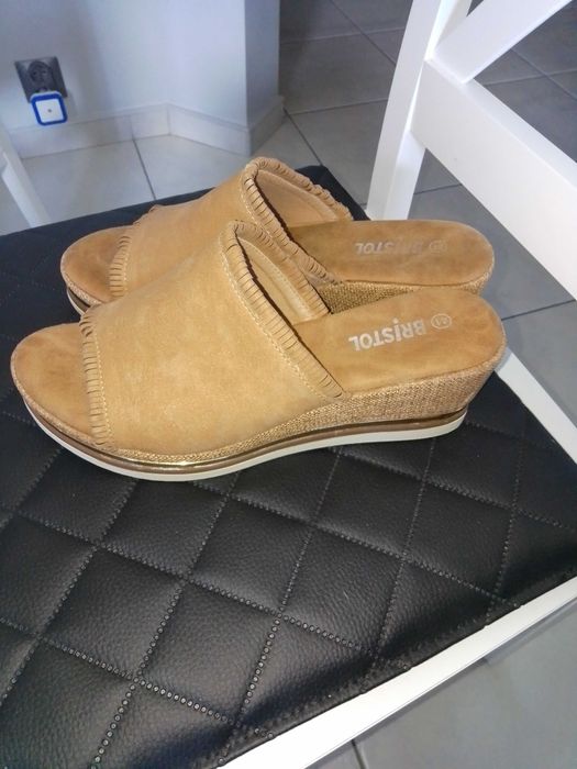 Buty damskie na koturnie