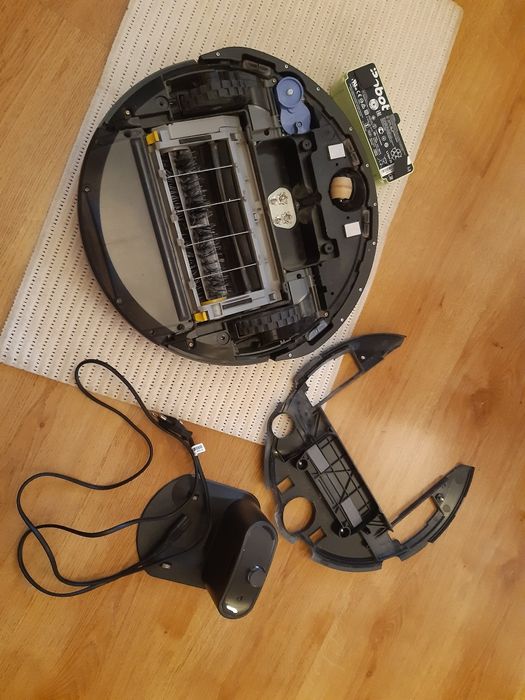 Roomba 696 ze stacją dokującą