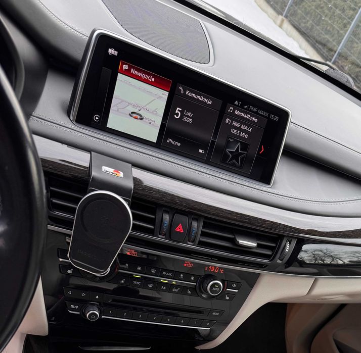 Ładowarka Magsafe z dedykowanym uchwytem dla BMW x5 F15