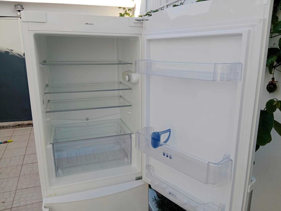 Frigorífico combinado Whirlpool 59x59x174