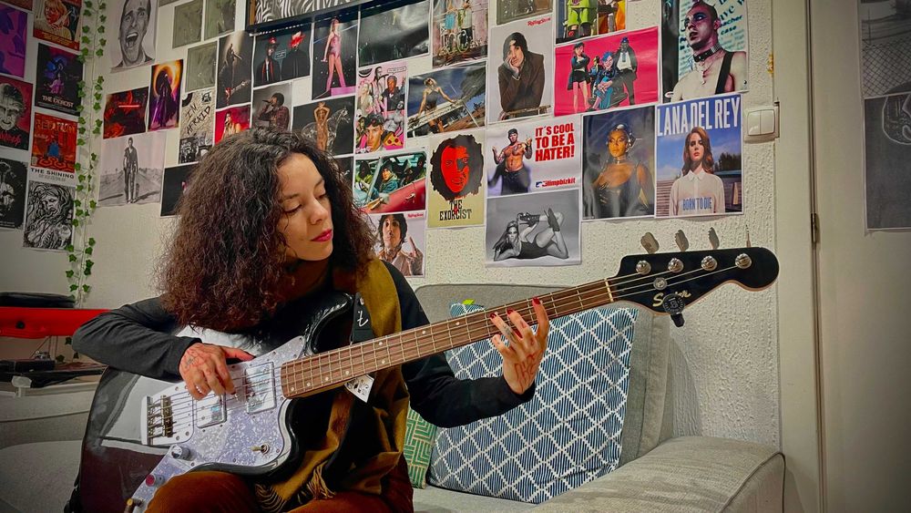 Aulas Guitarra, Ukulele, Teoria Musical, Harmonia e Treino Auditivo