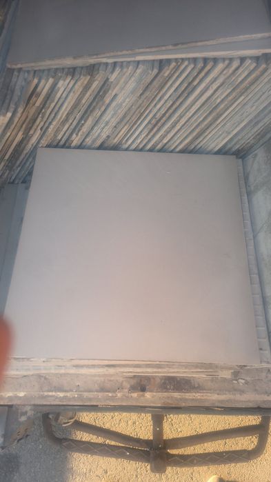 Продам плитку бу 600×600