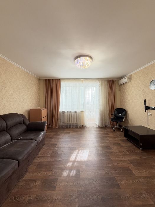 Оренда 2-кімнатної, вул.Велика Набережна, 50м2