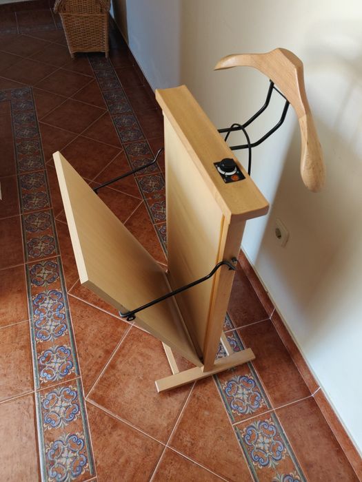 Cabide de Pé elétrico