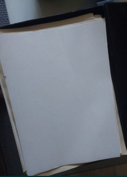 Stary papier PRL do maszyny do pisania lub drukaki
Papier biały choc c