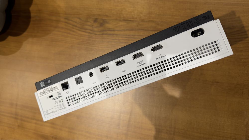 Consola XBOX One S 1 TB