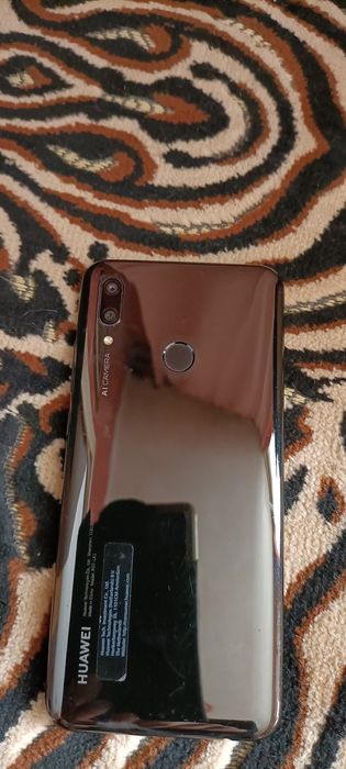 Продам  телефон.