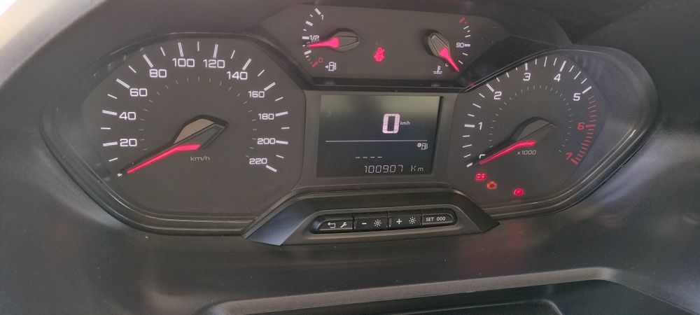 Peugeot 1.5HDI  partner longa 2022