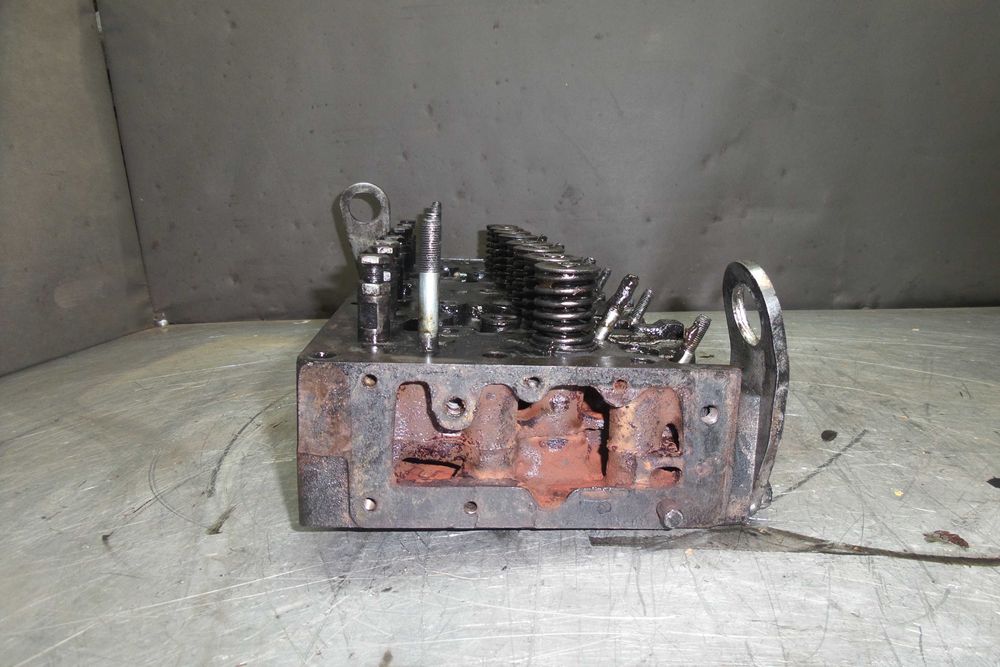 Głowica do silnika Perkins 4.2032. Cylinder head Perkins 4.2032