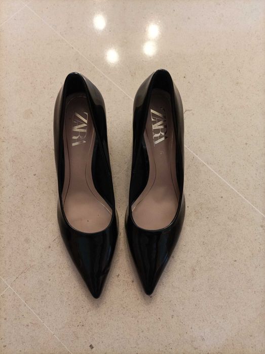 Sapatos de Saltos Altos Pretos