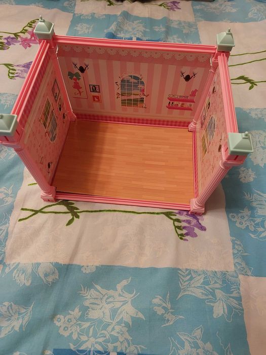 Домик для ляльок,новий