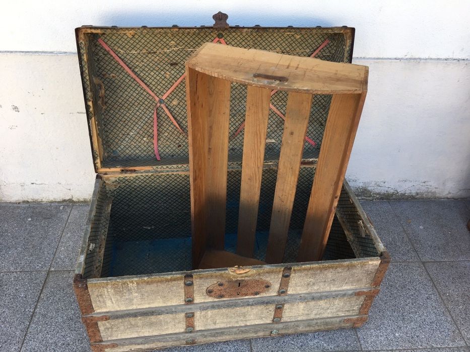 Arca Bau pequena muito antiga (restauro/decoraçao, etc)