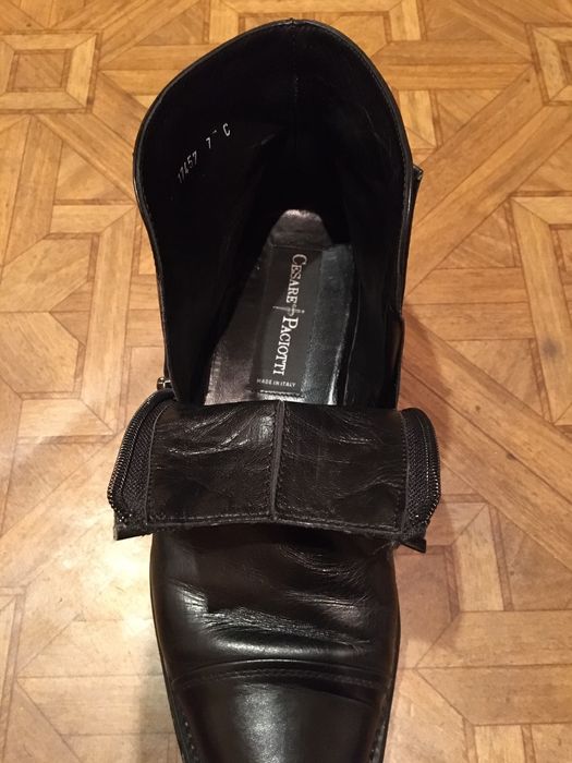 Cesare Paciotti Италия