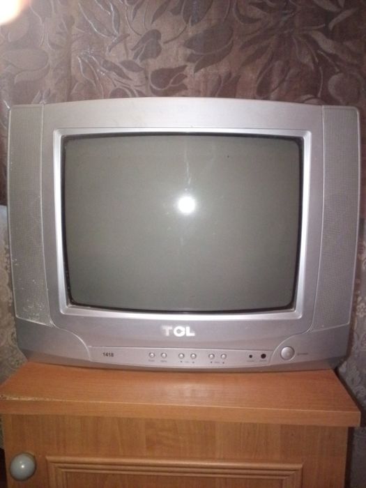 Телевизор TCL и  тюнер.(можно раздельно)