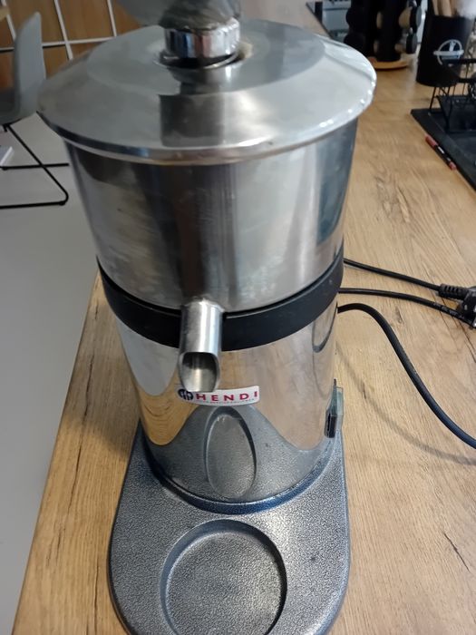 Wyciskarka Hendi profi. Uz. 3 mieszonce . 330 zl.