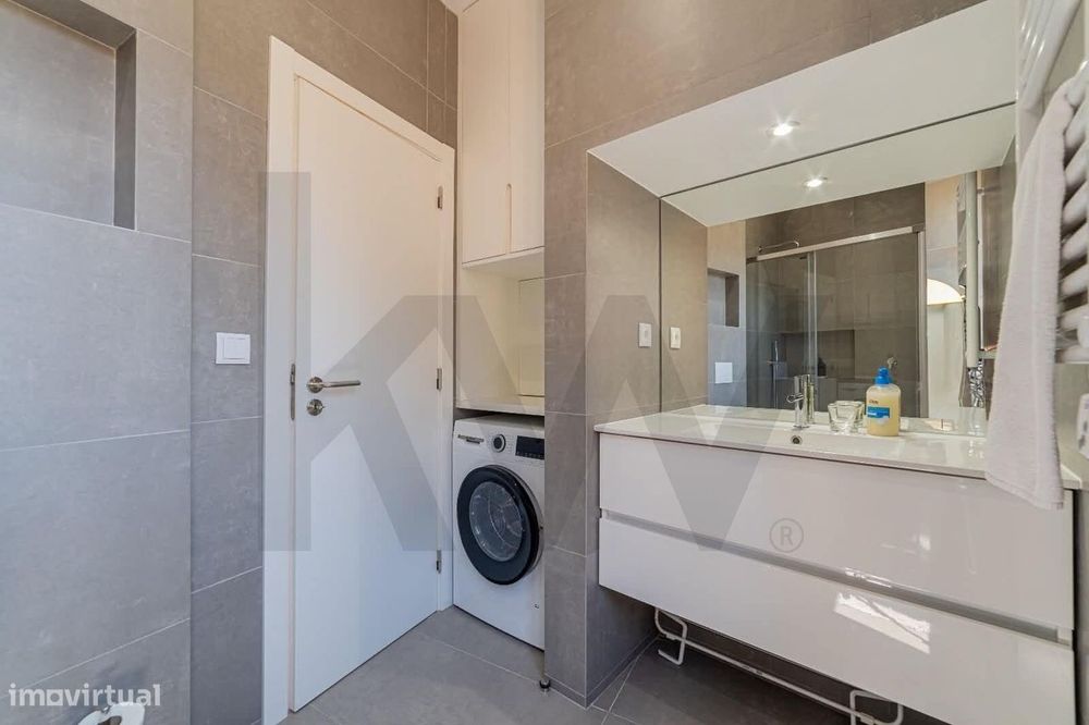 Fantástico Duplex T2 Em Alcântara | Rua Calma | 73 M²
