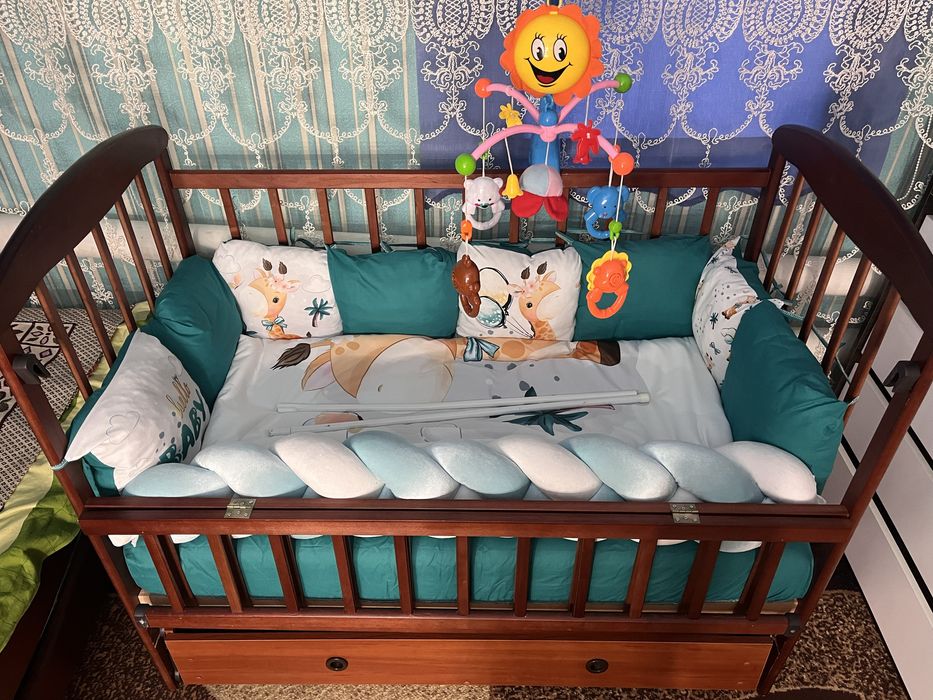 Продам дитячу кроватку з наповненням