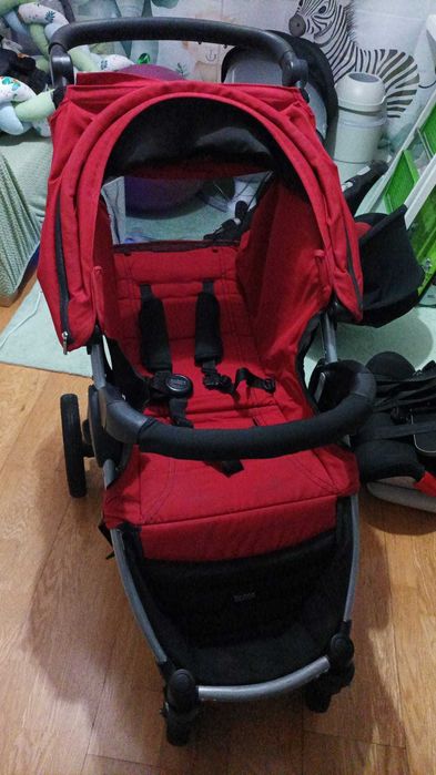 Carrinho + Ovo + Base carro + Cadeira Auto Britax Romer B-Motion 4 com adaptadores para o carrinho e Isofix