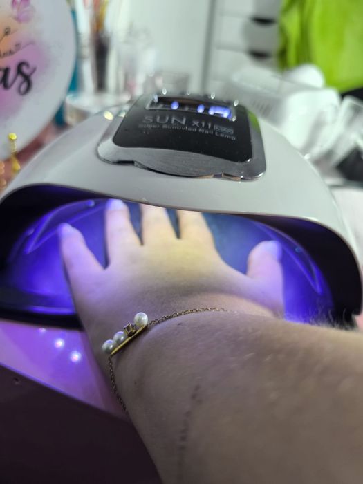 Duas máquinas UV Led unhas