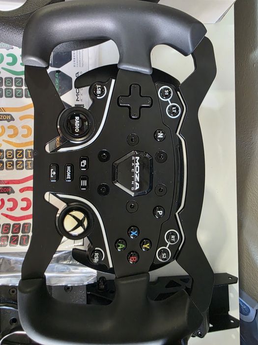 Vendo volante Moza XBox e pedais Moza SRP com Load Cell