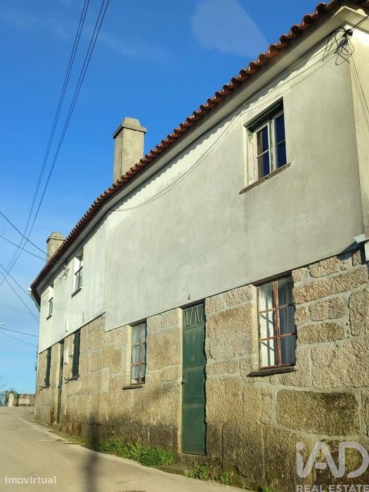 Casa / Villa T3 em Lagares de 240 m2