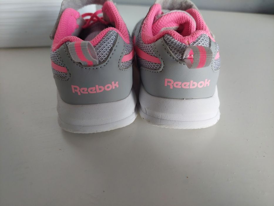 Adidasy  Reebok  dla dziewczynki  rozm 26 cm (16,5 cm )