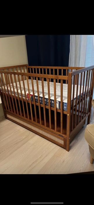 Łóżeczko niemowlęce (w zestawie z szufladą i materacem Rucken)