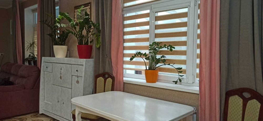 Продам будинок в центрі міста , вул. Пашутінська