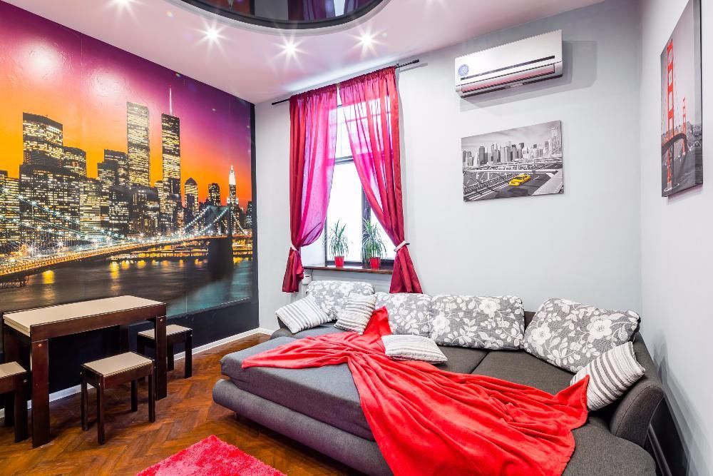 Подобово 2к. центр, пл. Старий Ринок, вул.Ужгородська