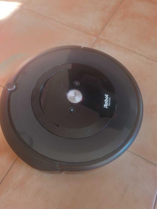 Aspirador Robô IROBOT Roomba e5
