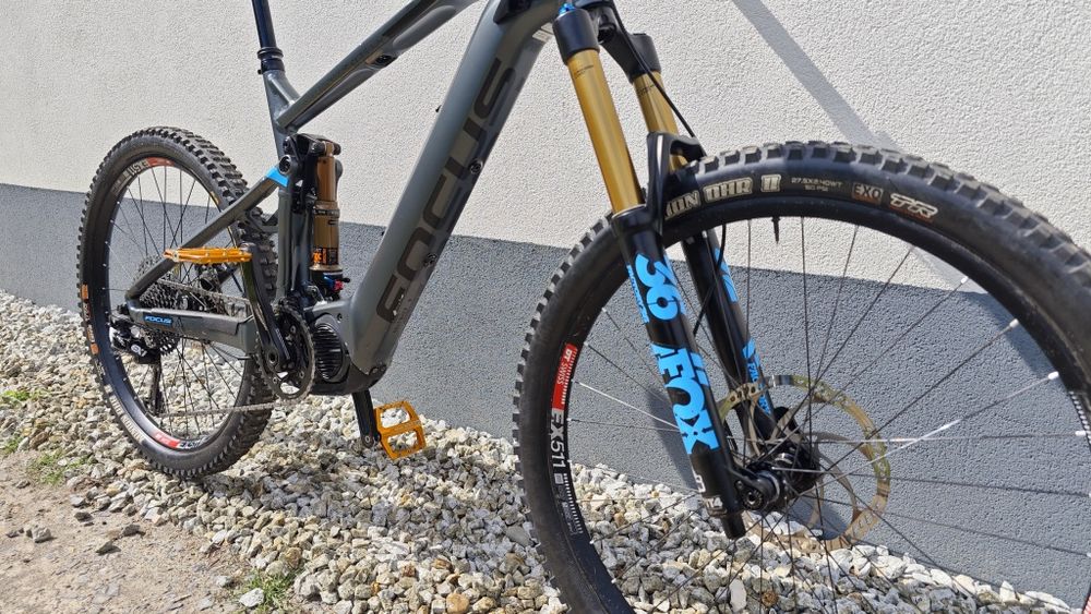 Rower elektryczny Focus Sam 2 Pro w rozmiarze L/XL 756wh