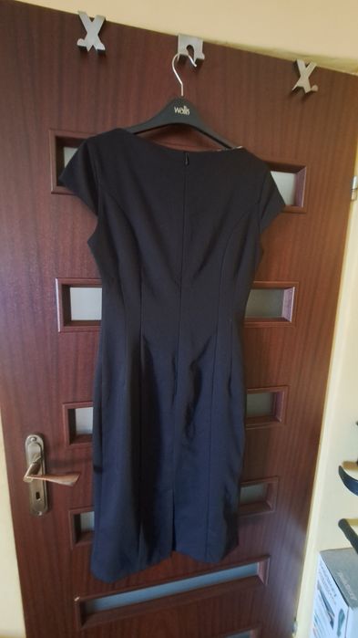 Efektowna sukienka czarna r. 36