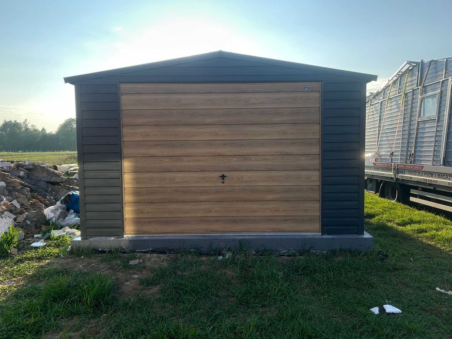 Garaż Blaszany 4x5 Dwuspadowy Dach Grafit + Winchester  Brama Uchylna