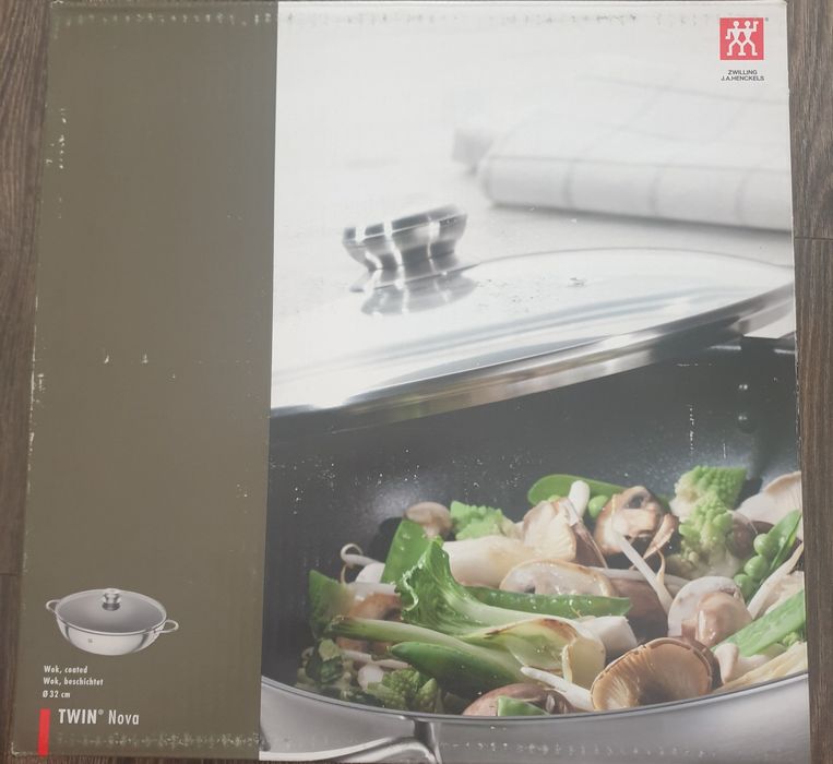 Новая сковорода Zwilling WOK с крышкой 32 см