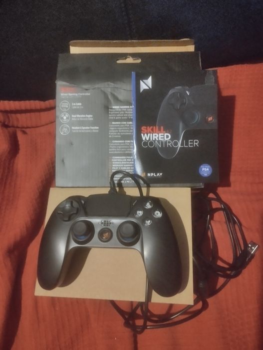 Comando Nplay Skill PS4/PS3/PC

- Cabo de 3m
- Função de áudio e microfone
- Vibração